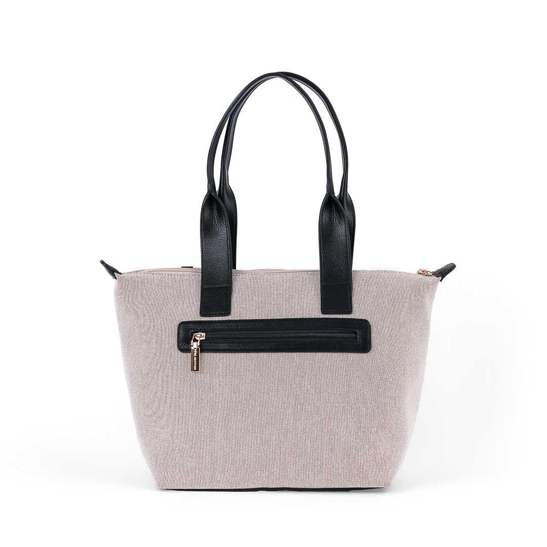 Grand sac cabas femme Abrielle en lin naturel tressé avec anses noir porté épaule