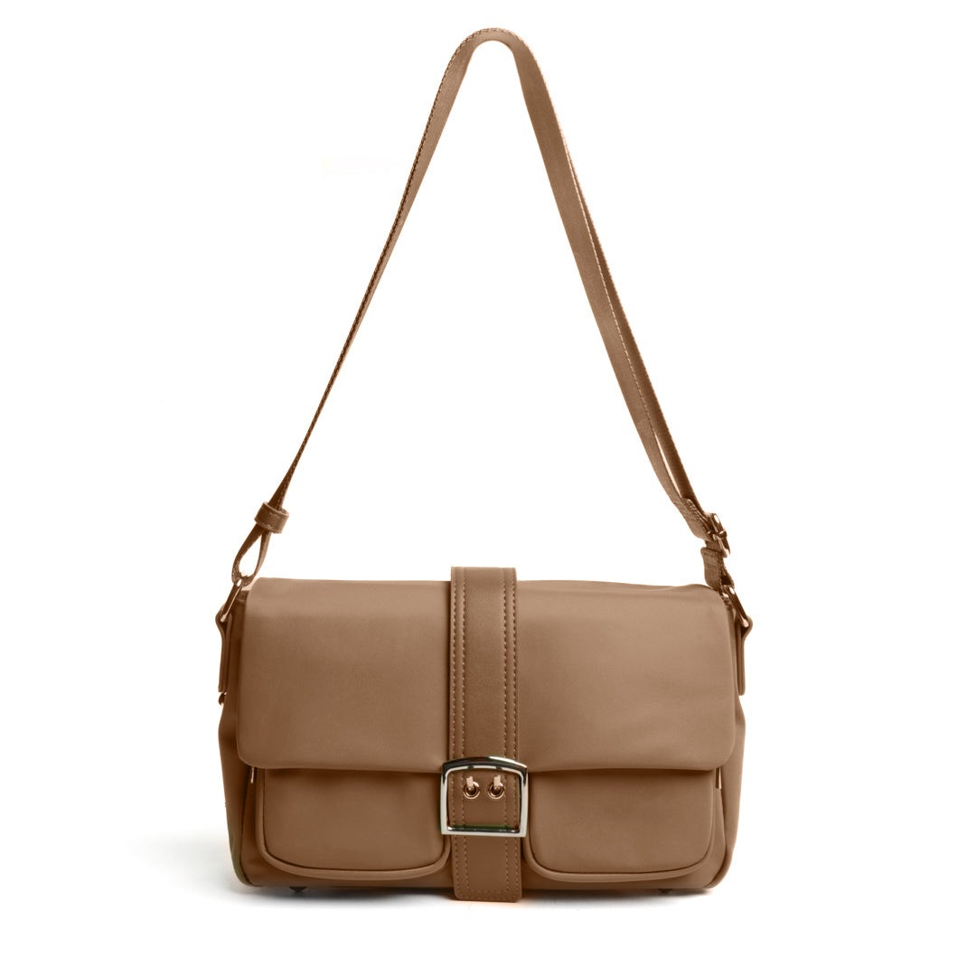 Sac à rabat STUDIO CITY en cuir synthétique CAMEL de face