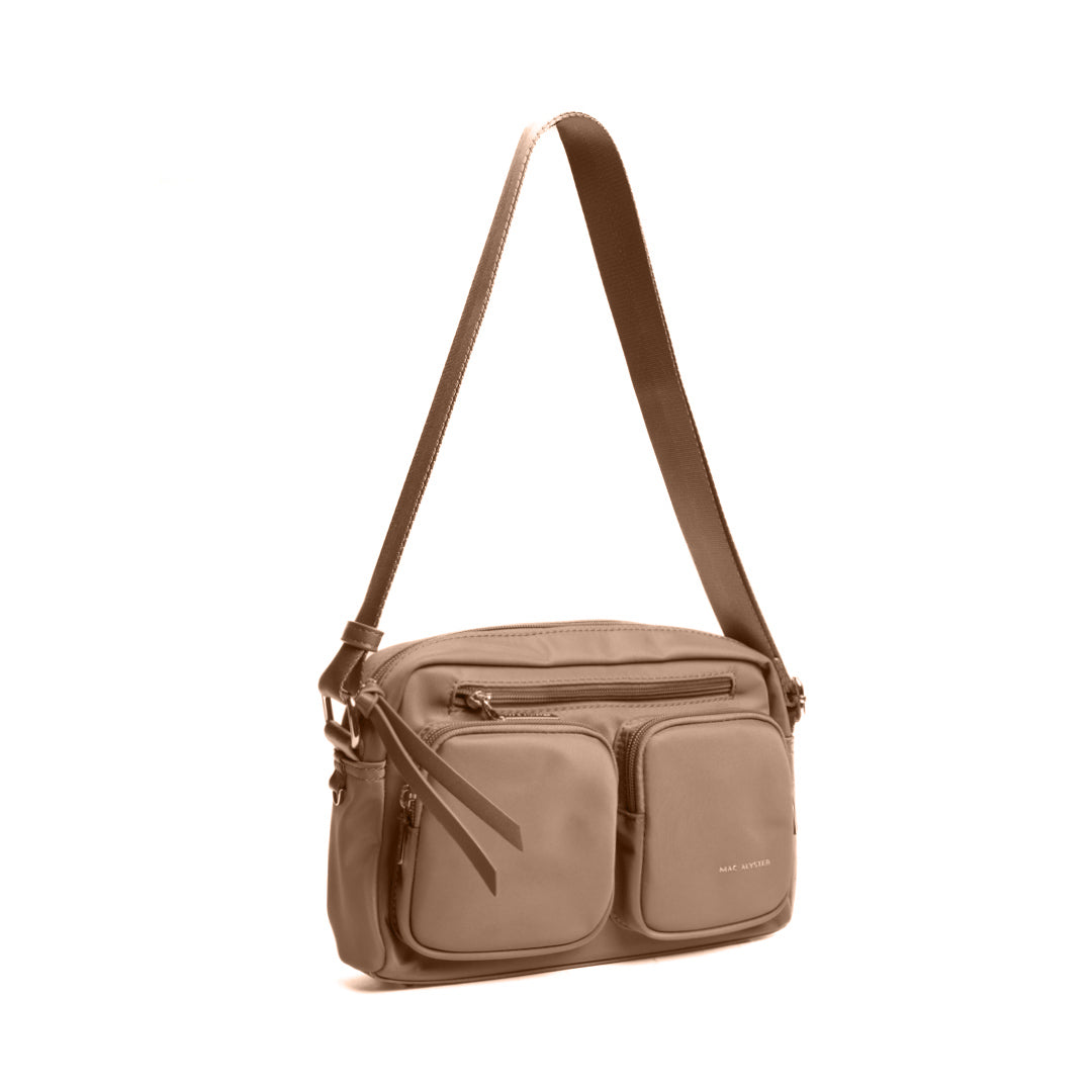 Camera bag STUDIO CITY en cuir synthétique CAMEL de trois-quarts