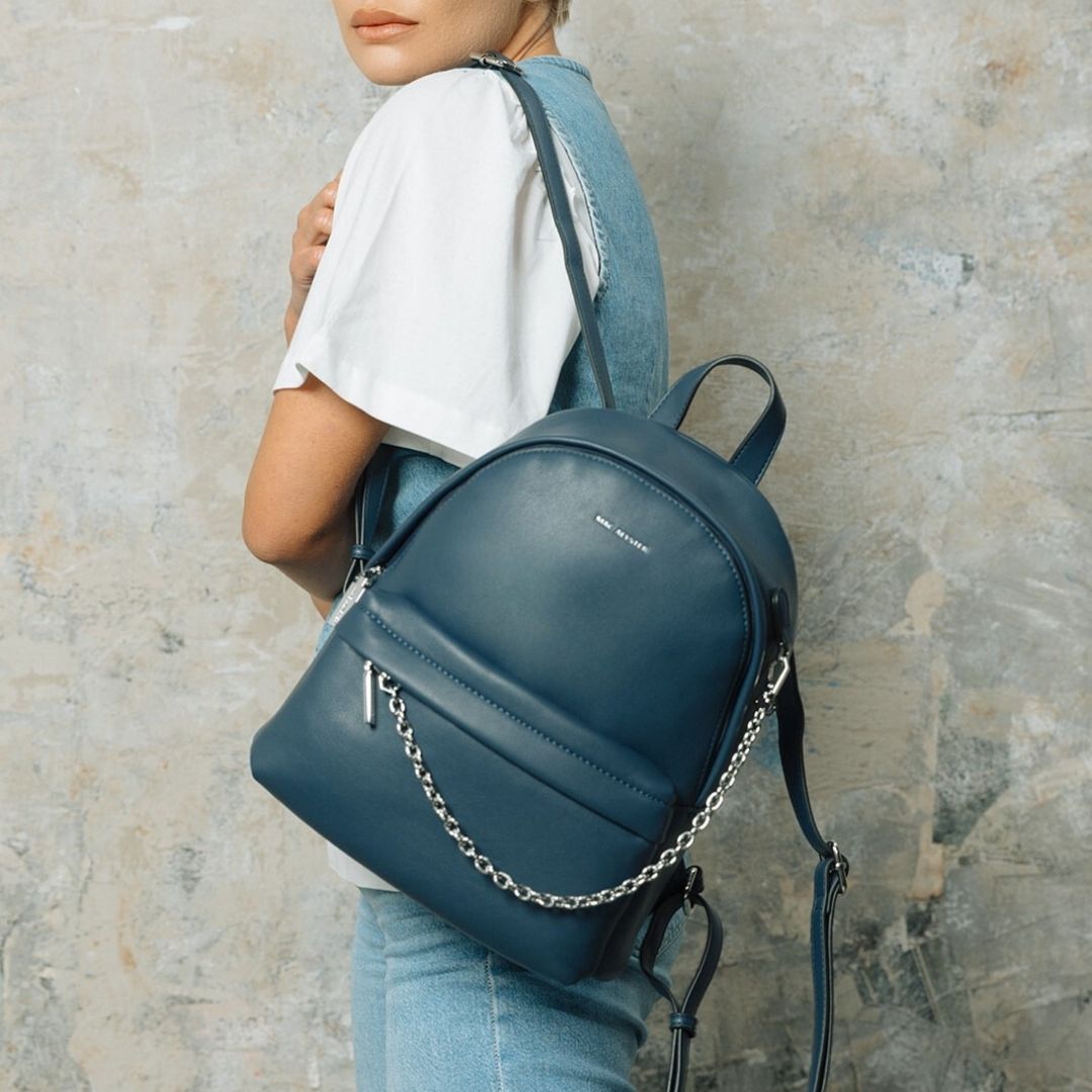 sac-a-dos-milan-suir-synthetique-chaine-tenue-jean