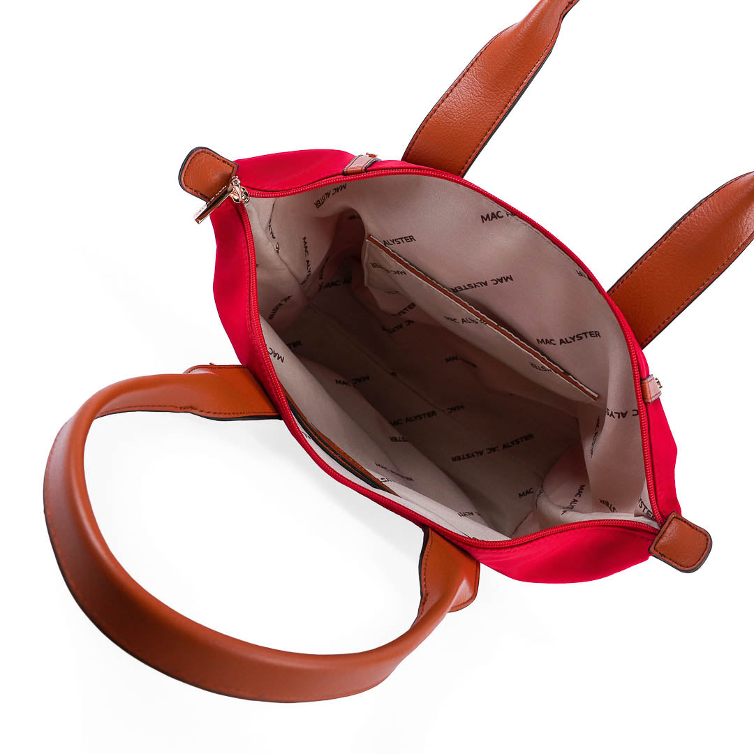 Grand sac cabas femme Abrielle en tissu toile rouge et finitions marron porté épaule