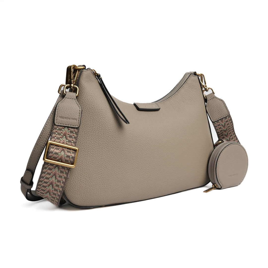 Sac demi-lune GIULIA pour femme en cuir TAUPE de trois-quarts