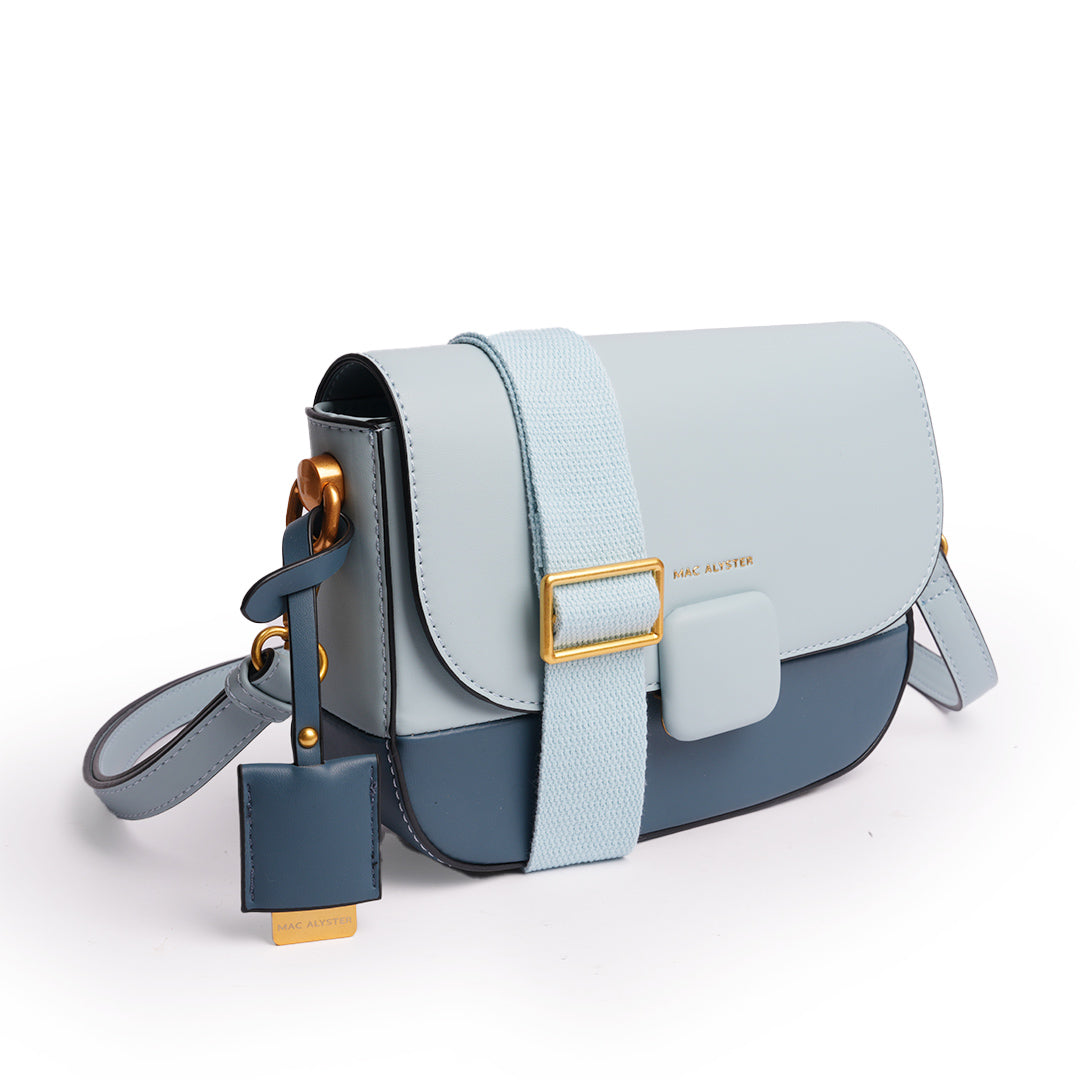 Sac besace avec bijou DUO pour femme en cuir synthétique BLEU de trois-quarts