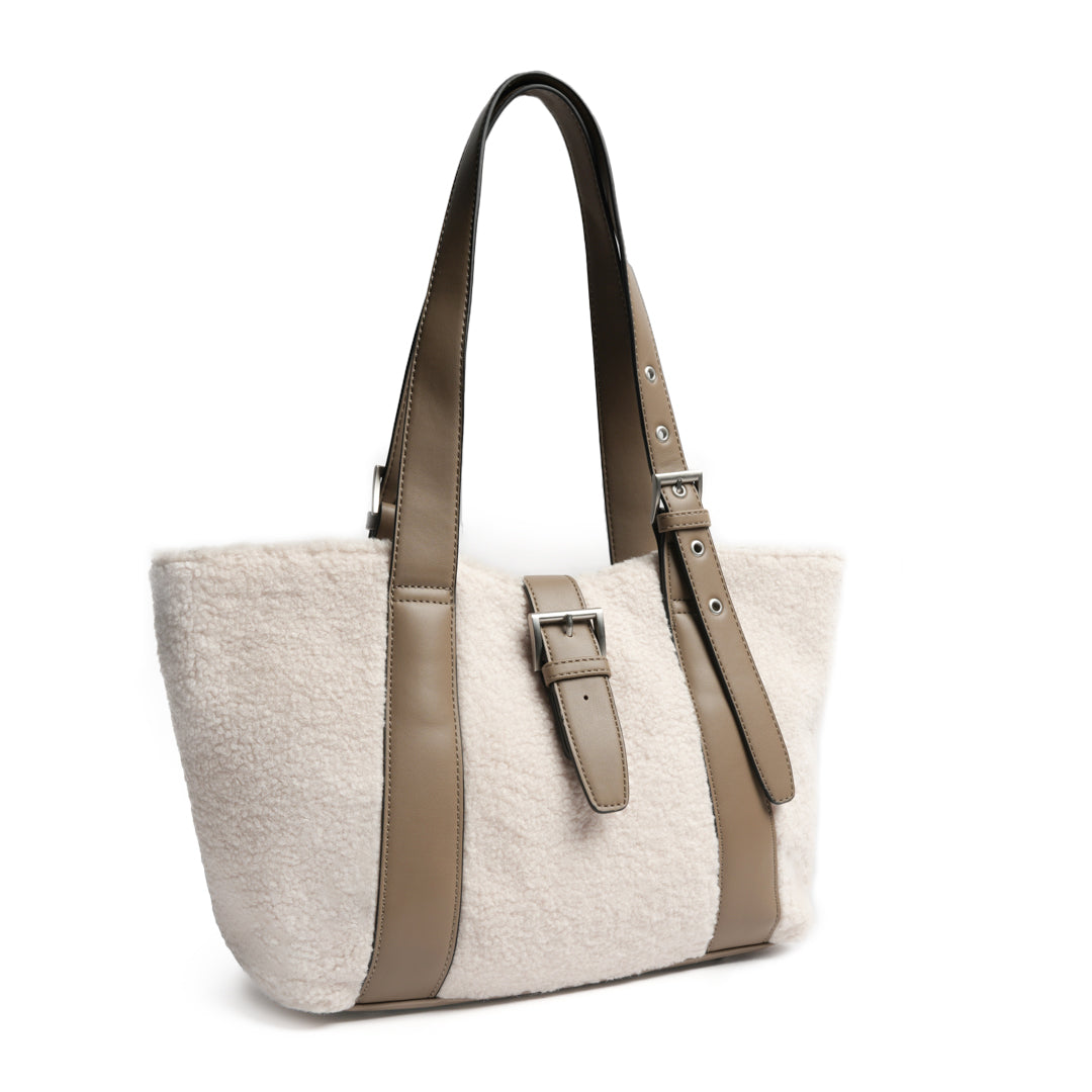 Sac shopping INSOUCIANTE pour femme en façon mouton TAUPE de trois-quarts