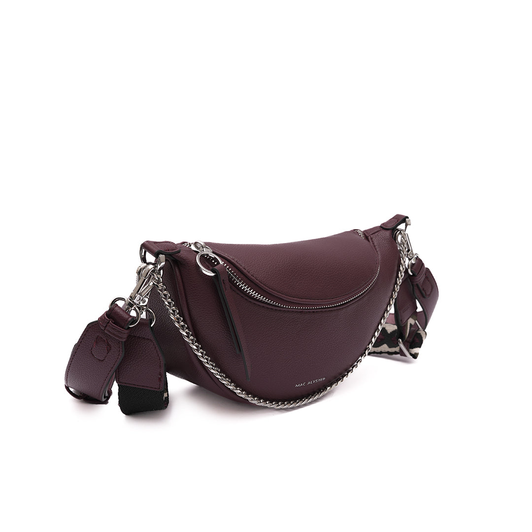 Sac BANANE 03 en cuir synthétique prune de trois-quarts