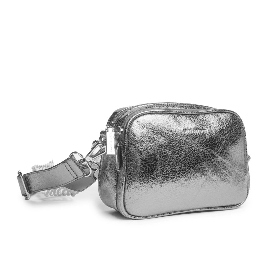 Camera bag NYMPHE en matière synthétique ARGENT IRISE de trois-quarts