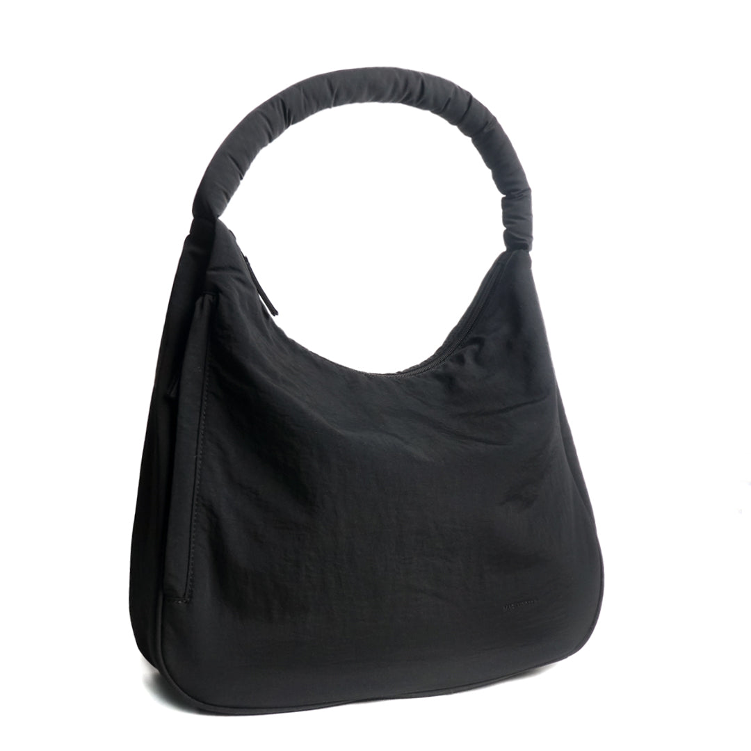 Sac fourre-tout PLUME en cuir synthétique NOIR de trois-quarts