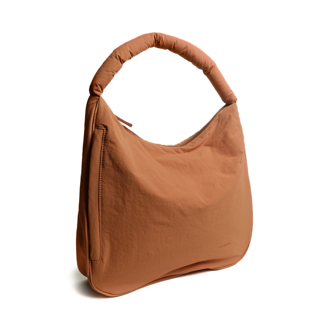 Sac fourre-tout PLUME en cuir synthétique SABLE de trois-quarts